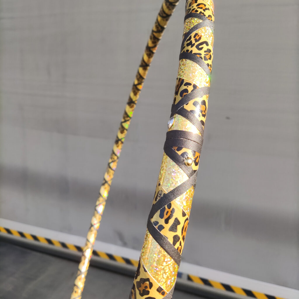 golden-leo-fitness-hula-hoop